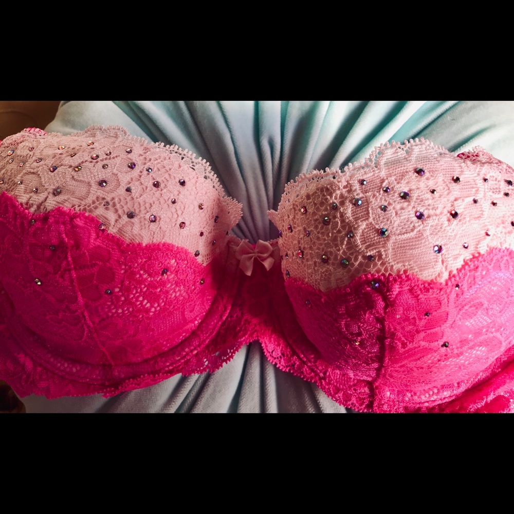 NWOT VS JEWELED LACE BRA SZ 34B